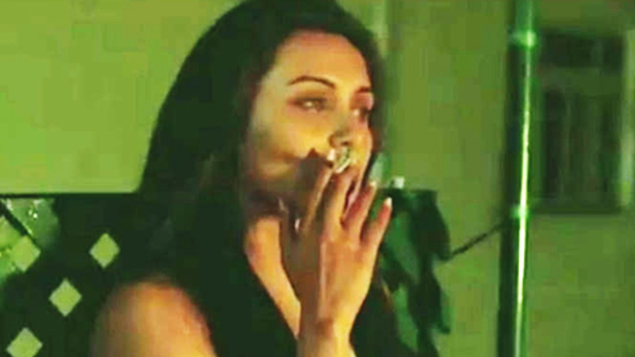 Top 5 Actresses Who Smoke In Real Life
